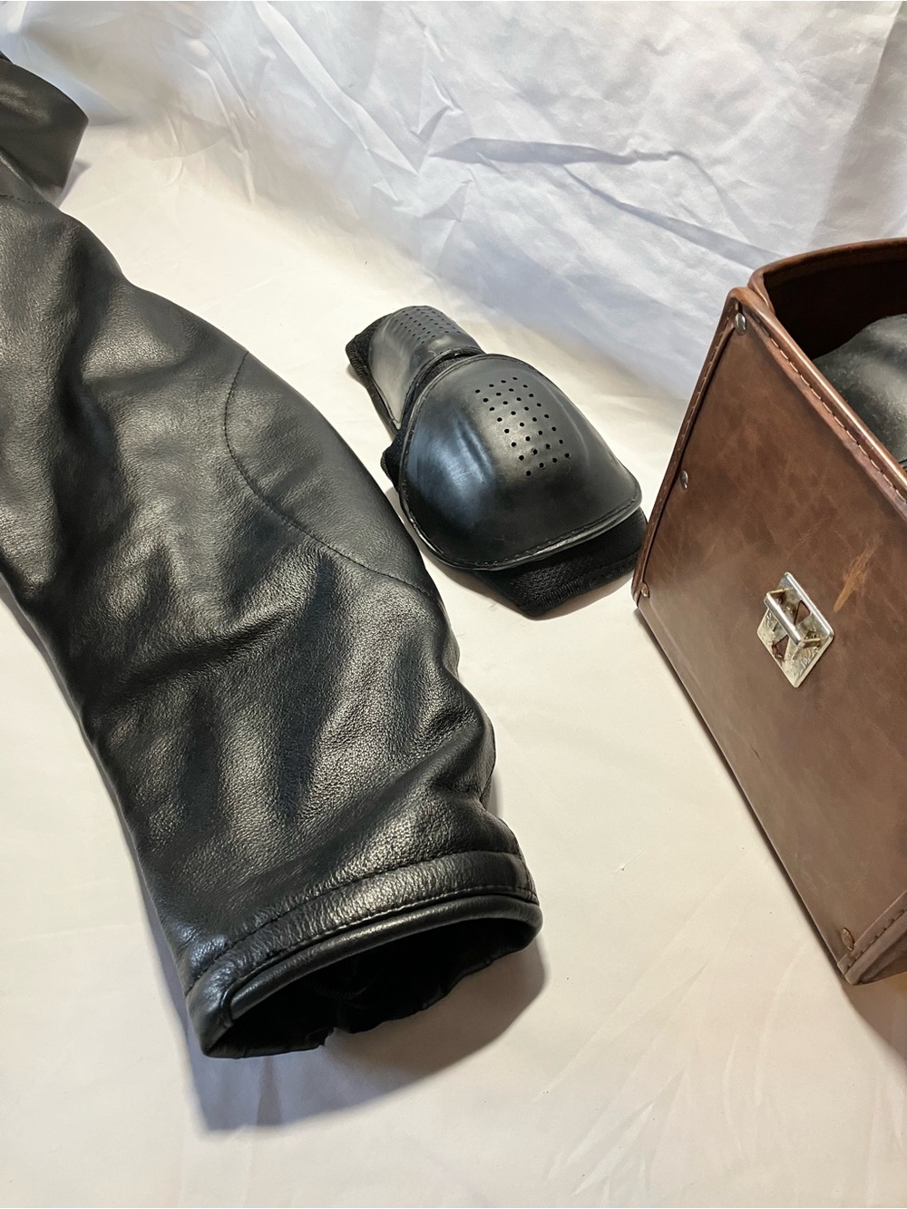 Harley-Davidson Screamin' Eagle Black Premium Cowhide Jacket System + Case - Picture 9 of 12